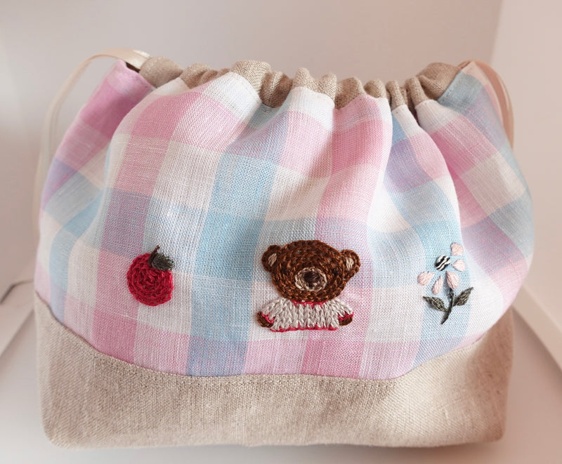 3モチーフ刺繍の巾着袋b – maisonpouf